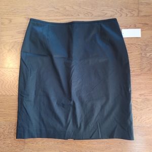 Tahari Skirt Black Size 14P NWT
